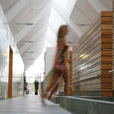 8 Person On A In Romo Sonderby (Romo)