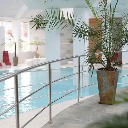 8 Person On A In Romo * Sonderby (Romo)